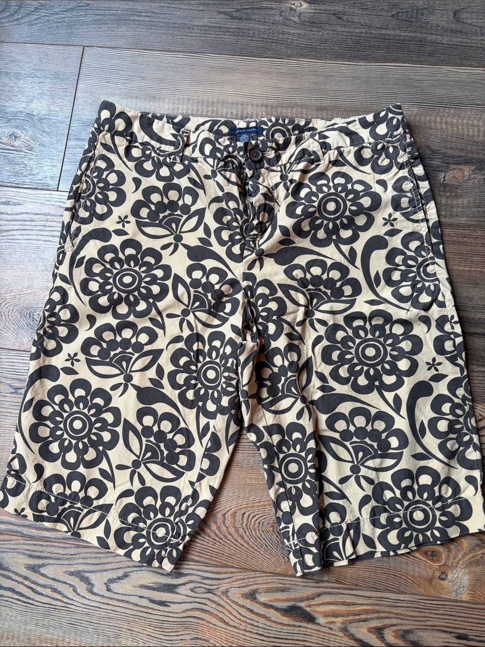 Tommy Hilfiger Tan and cream bermudas